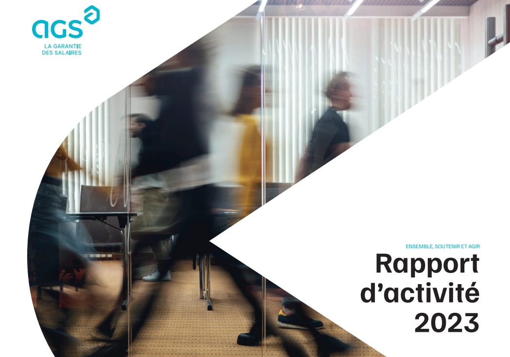 Couverture du rapport d&rsquo;activit&eacute; 2023 d&rsquo;AGS, avec le logo en haut &agrave; gauche et des silhouettes floues en mouvement dans un bureau